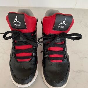 Nike Air Jordan Flight youth size 4.5. NO creases! Used. In excellent condition